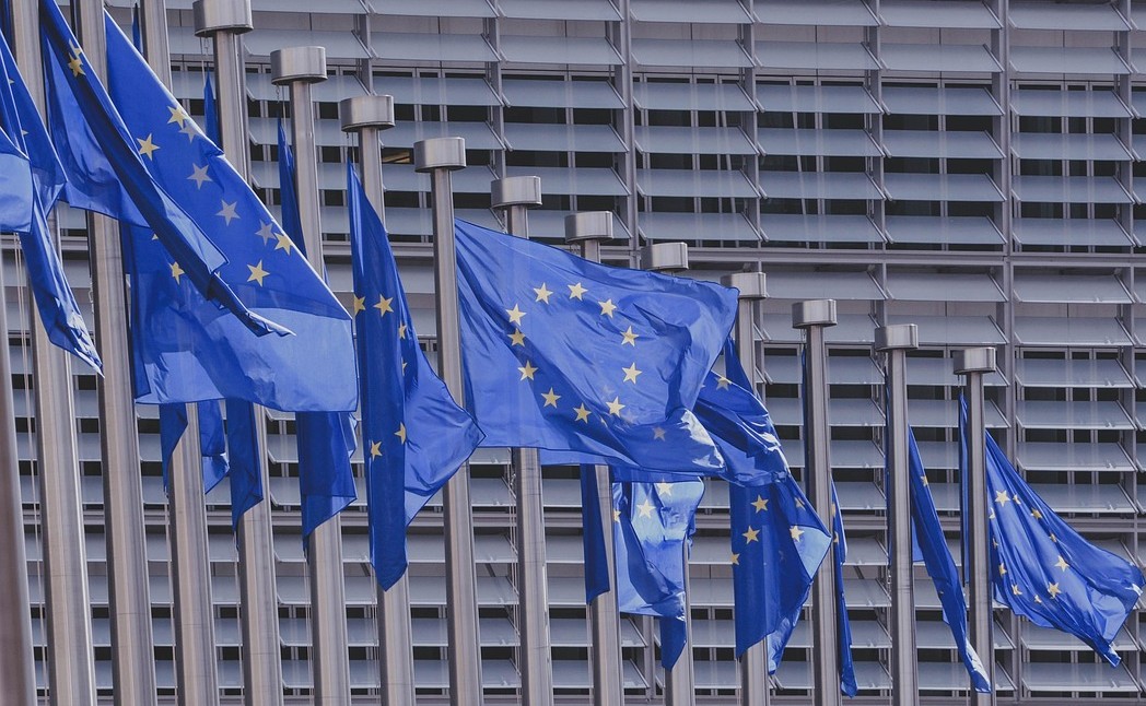 Propuesta de Reglamento del Parlamento Europeo y del Consejo sobrelos efectos comerciales negativos del exceso de capacidad mundial en elmercado del acero de la Unión Europea (COM 2025/ 0726)